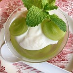 糀カフェ 2539 - 白ワインとぶどうのゼリー