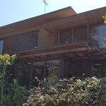 BISTY - 店を北側から見る。