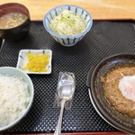 大衆食堂めしどき  - 地鶏ハンバーグ定食150g（小）
950円