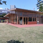 ブルーボトルコーヒー 豊洲パークカフェ - 公園にあって違和感ないですね。