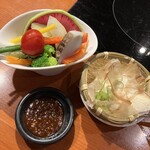 飛騨牛一頭家 馬喰一代 - サラダと自家製豆腐