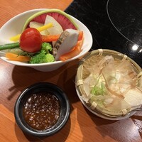 飛騨牛一頭家 馬喰一代 岐阜神田 - サラダと自家製豆腐