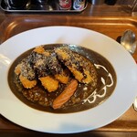 カレーハウス すぷ～ん - 限定カレーにソーセージ1本トッピング（1,000円）