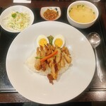 タイ料理 ガパオ - 全体図
