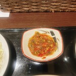 タイ料理 ガパオ - 辛さはこれの量で調整可能