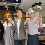 KUTSURO gu Café - テレビ神奈川「猫のひたいほどワイド」取材に大矢剛康さんと