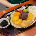 麻布茶房 - 杏あんみつ(950円)