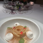 銀座 レカン - 白桃のコンポートとクレームダンジュ
      ベルべーヌのジュレとグラニテ