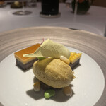 銀座 レカン - Entrée
      「とうもろこし」
      和牛頬肉ととうもろこしのプレッセ
      ババロアとシナモンのクランブル