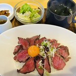 肉八や - 霞浦牛ローストビーフ2983丼