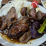 ナカガワ☆スエ食堂 - オージー・ビーフステーキ（写真だと分かりづらいですが、ステーキが2段重ねなってます。表面に見えるステーキの下に更にもう１枚！）