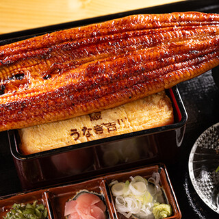 【ランチでもディナーでも】名物ふんわり卵の「うな玉重」