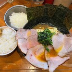 ラーメン 末廣家 - 