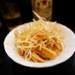 中華そば 下連雀 - メンマの上にのってる味付けネギ これが絶品