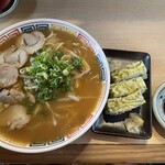 宇奈月 - 中華そば並、寿司セット