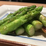 鉄板料理と肴 こがね家 - アスパラガスバター焼き