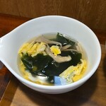 キッチン ブルー グローブ - わかめ&卵スープのアップ