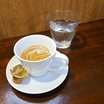 キッチン ブルー グローブ - ホワイトコーヒーへ