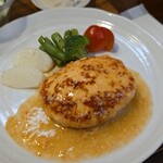 キッチン ブルー グローブ - 海老と豆腐のハンバーグのアップ