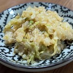 今池呑助飯店 - 23.つけもの（ピリ辛白菜）350円