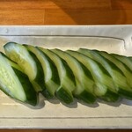 国民酒場 じぃえんとるまん - きゅうり一本漬
