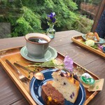GAFLO CAFE by Flower FIELD - Flower Field Plate – September 2023