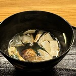 肉和食 月火水木金土日 - 松茸と油かすの清汁