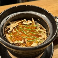 肉和食 月火水木金土日 - 松茸の土鍋ご飯にいくらトッピング
