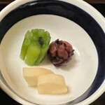 竹葉亭 - 鰻お丼A、Bには「香の物」は付いていない