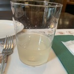 アマ・ルール - シュワシュワ感あり、微発泡のチャコリ