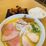 鶏そば・から揚げ専門店らーめんえびす - 