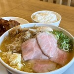 鶏そば・から揚げ専門店 らーめんえびす - 