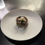 Alternative - 7皿目
      花悠仔豚と香茸のアルティメット巻き。