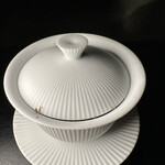 Alternative - 4皿目
      青森県産ムール貝のロワイヤル、おおまさり（落花生）のソース。