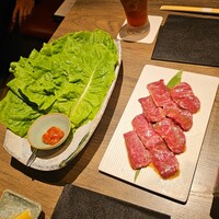 うしごろ 貫 五反田店 - ハラミ(塩)・サンチュ