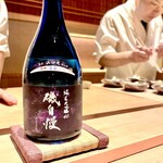 炎水 - 磯自慢　純米大吟醸40 古家ブルーボトル　鮑と共に贅沢な一杯