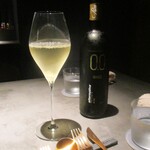 GapricE - alter：ノンアルコール白ワイン：甘味控えめで、スッキリ。（家内）