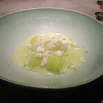 GapricE - 優香：ハーブのパンナコッタに 球形に形どった茨木県産メロン “優香” を配して、ライム・バニラのシャーベット、メレンゲ、エルダーフラワーのジュレがかけられた２つ目のデザートです。