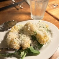 カルネジーオ イースト - 