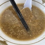 ラーメン もっけだの - 『ラーメンニンニク野菜マシマシ』のスープ