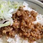 香風食堂 - 中華そばランチ¥1100内　ランチは日替わりご飯付。この日はそぼろ丼。どちらもうまい。ここは14時閉店とあるが12時台でも品切れするから開店11時に行くのが確実。やっと食べられて満足。