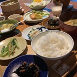 すみや亀峰菴 - 京のおばんざい ぶどう酢ドリンク 朴葉味噌 松茸おこわ シャケの炭焼き おぼろ豆腐 亀岡·本梅産のコシヒカリ♡ 海苔と地卵♡♡