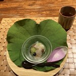 すみや亀峰菴 - あん蜜羮  岩塩を添えて (モモ､シャインマスカット､小豆)