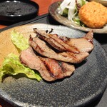 すてーきはうす 伊勢屋 - 「牛たんずくし膳」の牛たん
