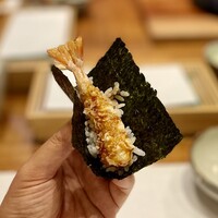 天婦羅 みやしろ - 天麩羅：車海老天の海苔巻き