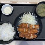 松のや - 料理写真:たっぷりささみかつ定食950円