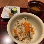 和食しんくろ - 新潟県産　黒舞茸といくらの炊き込みご飯　肉味噌　昆布佃煮　糠漬け　味噌汁