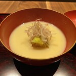 和食しんくろ - 京都　加茂茄子の揚げ出し　白味噌仕立て　お椀　茗荷　芽ねぎ