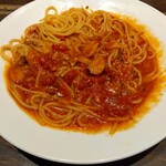 カプリチョーザ - トマトとニンニクのパスタ