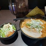 らー麺 とぐち すすきの店 - 辛味噌ラーメン(大盛)&サービス品のミニ角煮丼…素晴らし過ぎるゼェ－ッウ‼️…‥。